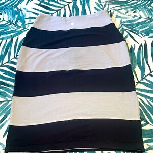 Lululemon skirt size 6